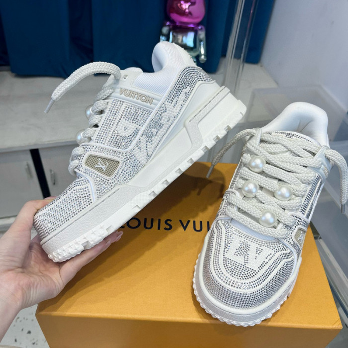 L1VV TRAINER