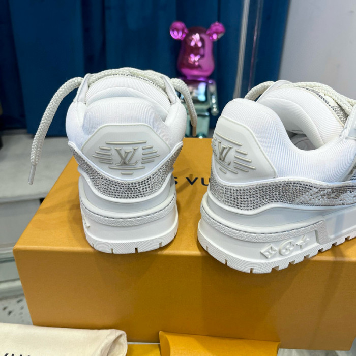 L1VV TRAINER