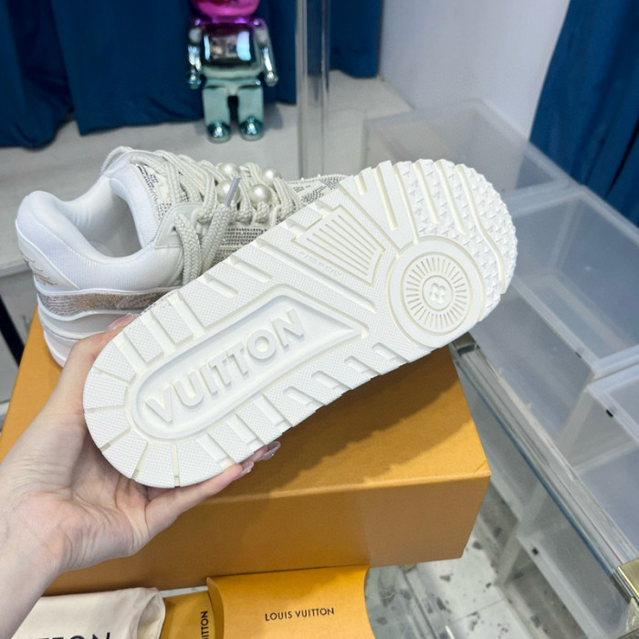 L1VV TRAINER