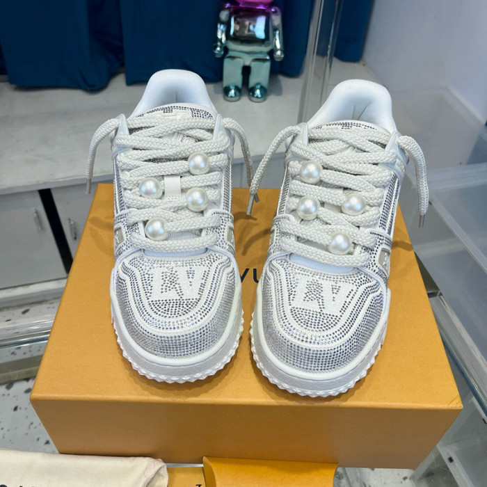 L1VV TRAINER