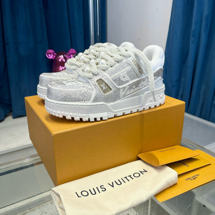 L1VV TRAINER