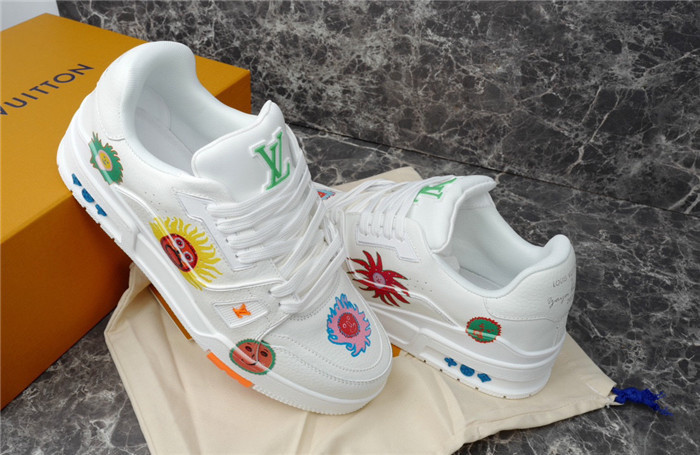 L1VV TRAINER
