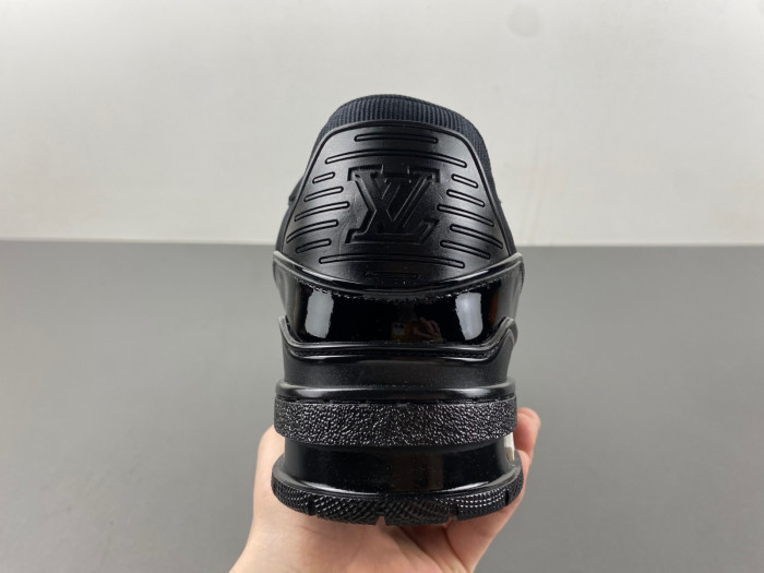L1VV TRAINER
