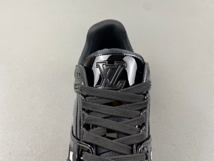 L1VV TRAINER