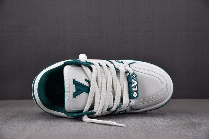 L1VV TRAINER