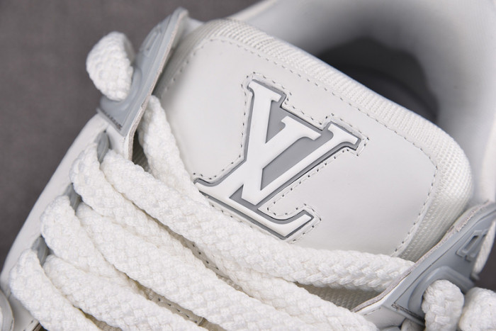 L1VV TRAINER