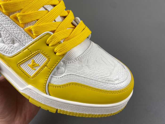 L1VV TRAINER