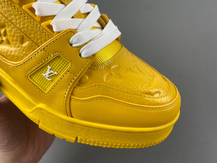 L1VV TRAINER