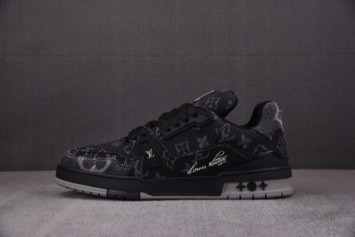 L1VV TRAINER