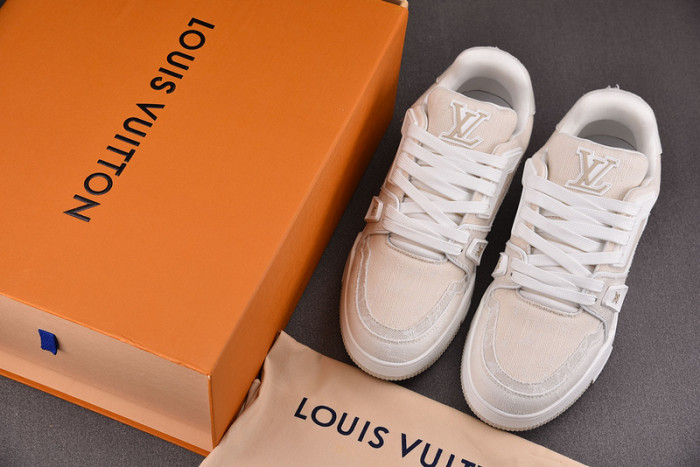 L1VV TRAINER