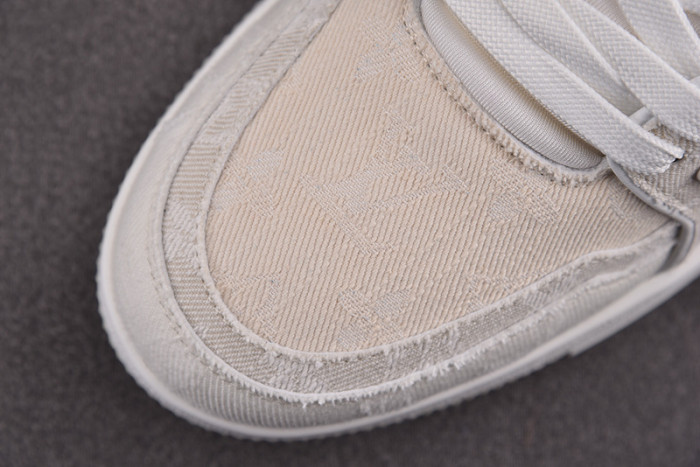 L1VV TRAINER
