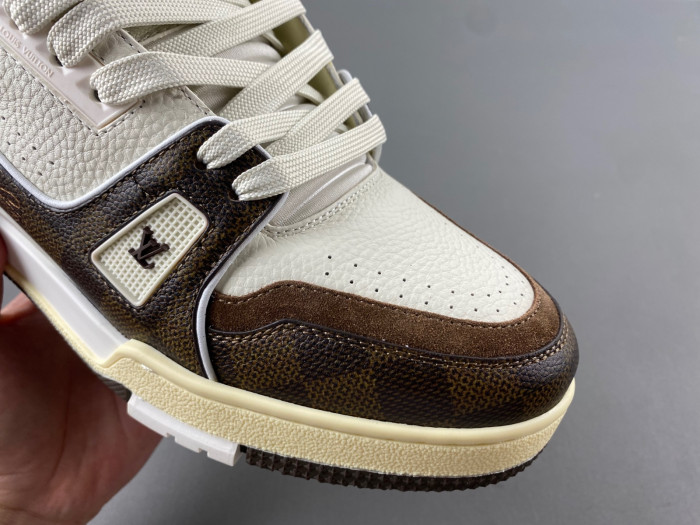 L1VV TRAINER