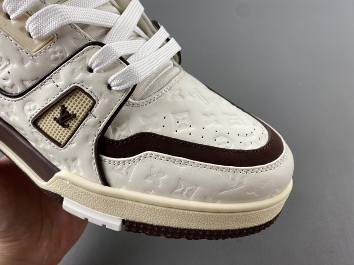L1VV TRAINER