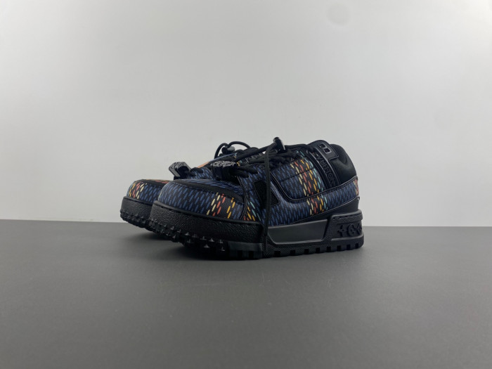 L1VV TRAINER