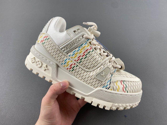 L1VV TRAINER
