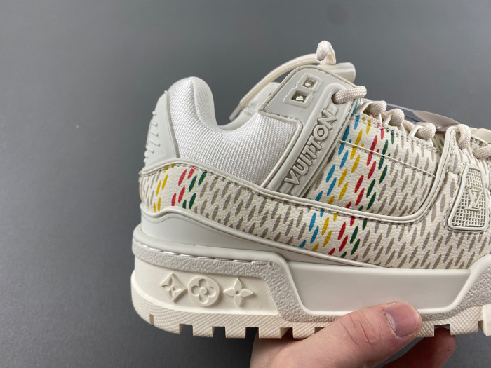 L1VV TRAINER