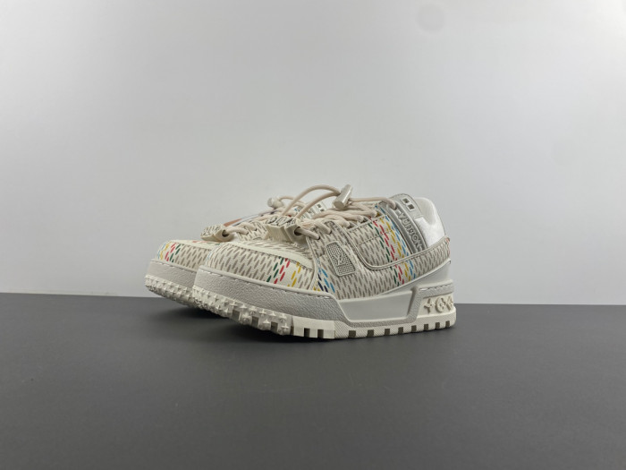 L1VV TRAINER