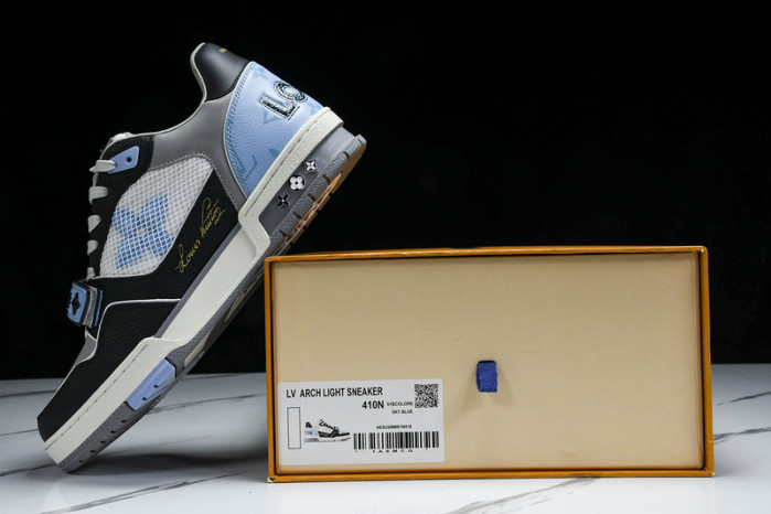 L1VV TRAINER