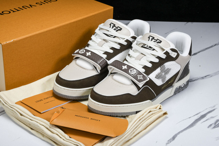 L1VV TRAINER