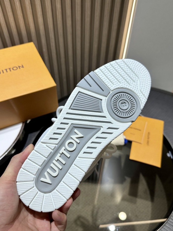 L1VV TRAINER