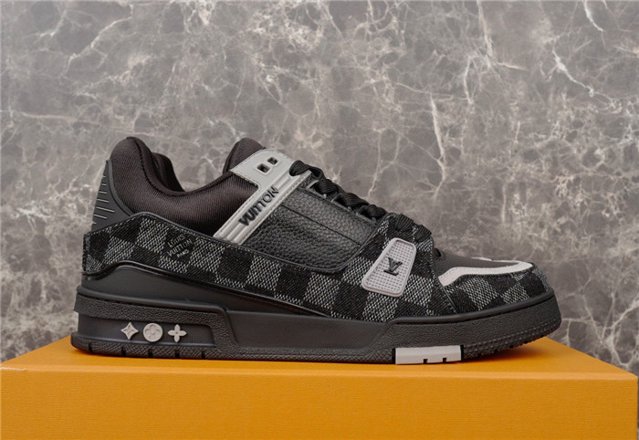 L1VV TRAINER