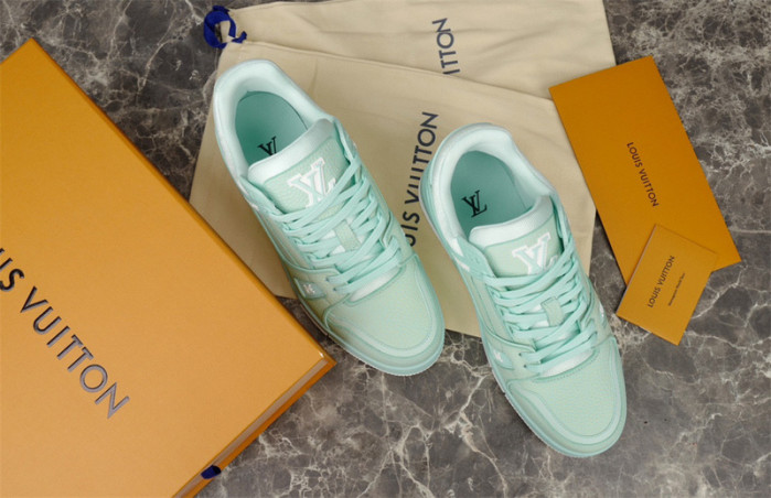 L1VV TRAINER