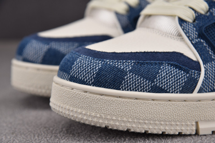 L1VV TRAINER