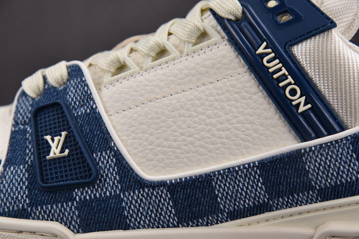 L1VV TRAINER