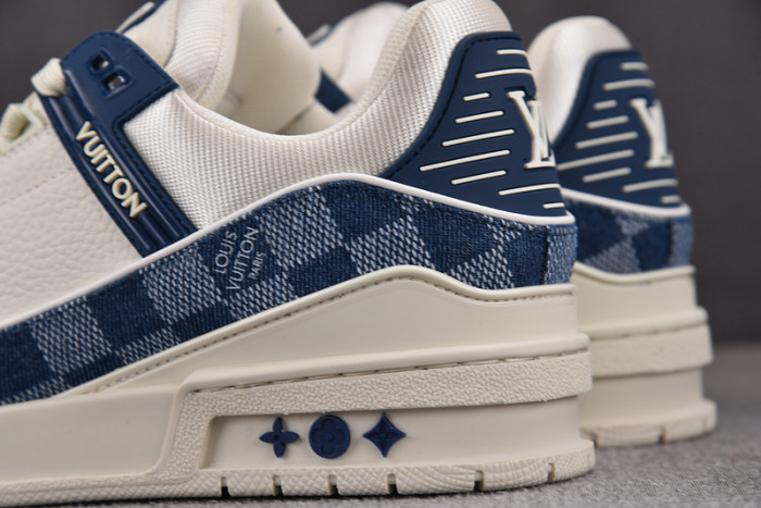 L1VV TRAINER