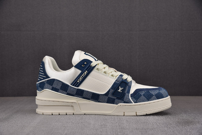 L1VV TRAINER