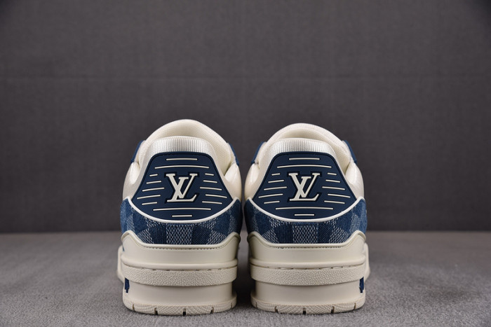 L1VV TRAINER