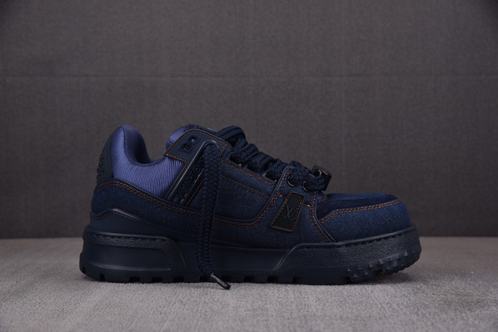 L1VV TRAINER