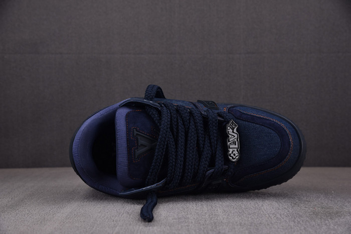 L1VV TRAINER