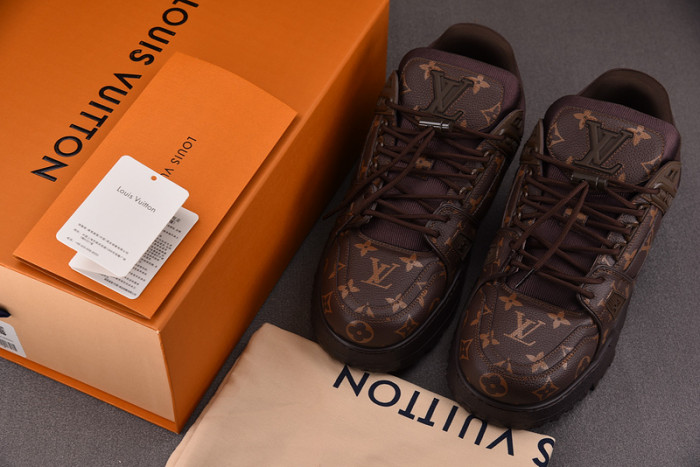 L1VV TRAINER
