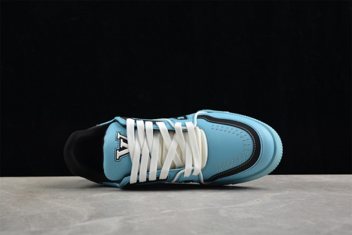 L1VV TRAINER