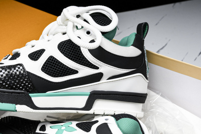 L1VV TRAINER