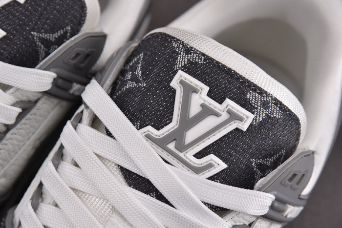 L1VV TRAINER