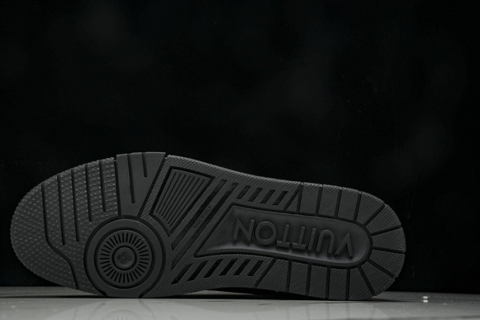 L1VV TRAINER