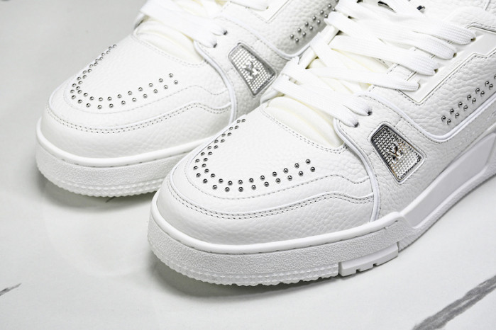 L1VV TRAINER