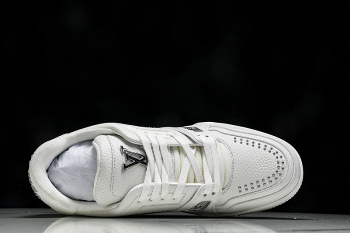 L1VV TRAINER