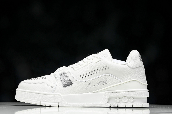L1VV TRAINER