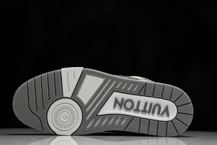 L1VV TRAINER
