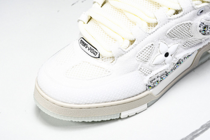 L1VV TRAINER