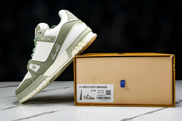 L1VV TRAINER