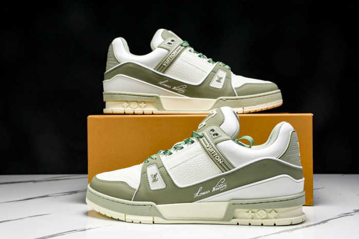 L1VV TRAINER