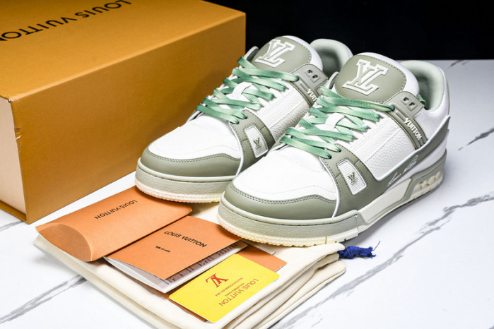 L1VV TRAINER