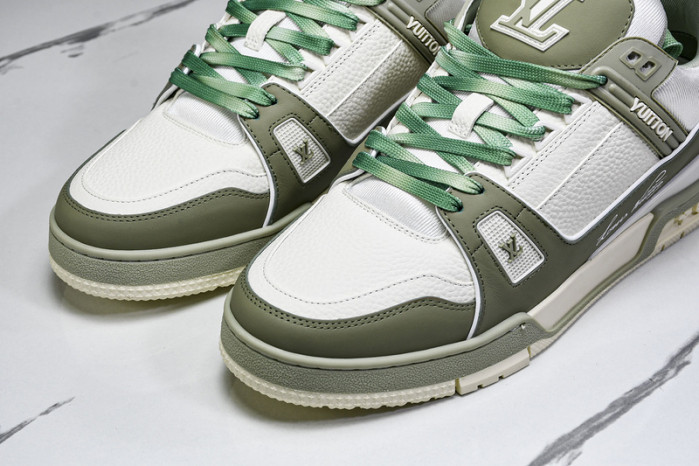 L1VV TRAINER