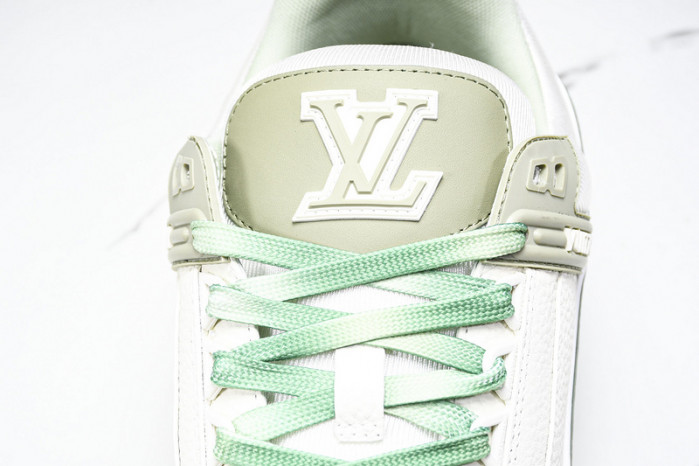 L1VV TRAINER