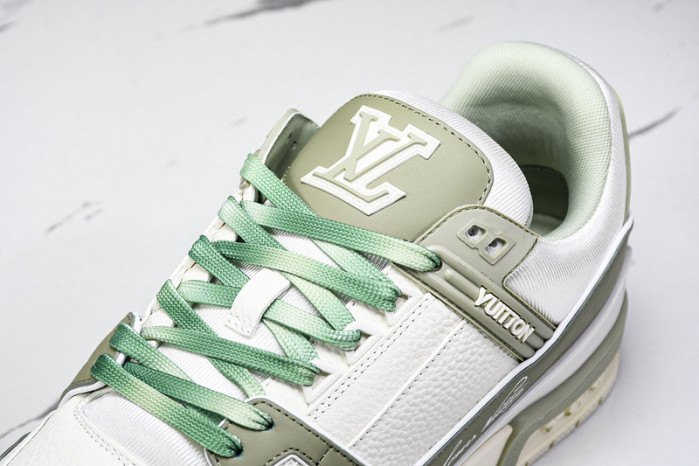 L1VV TRAINER