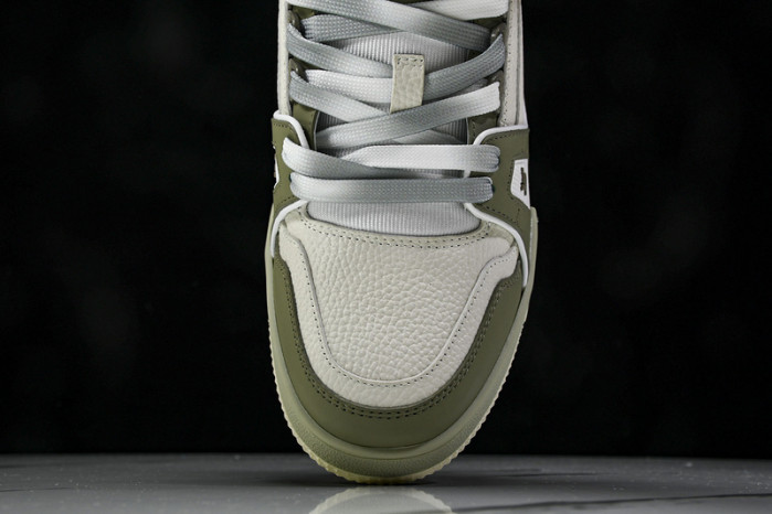 L1VV TRAINER